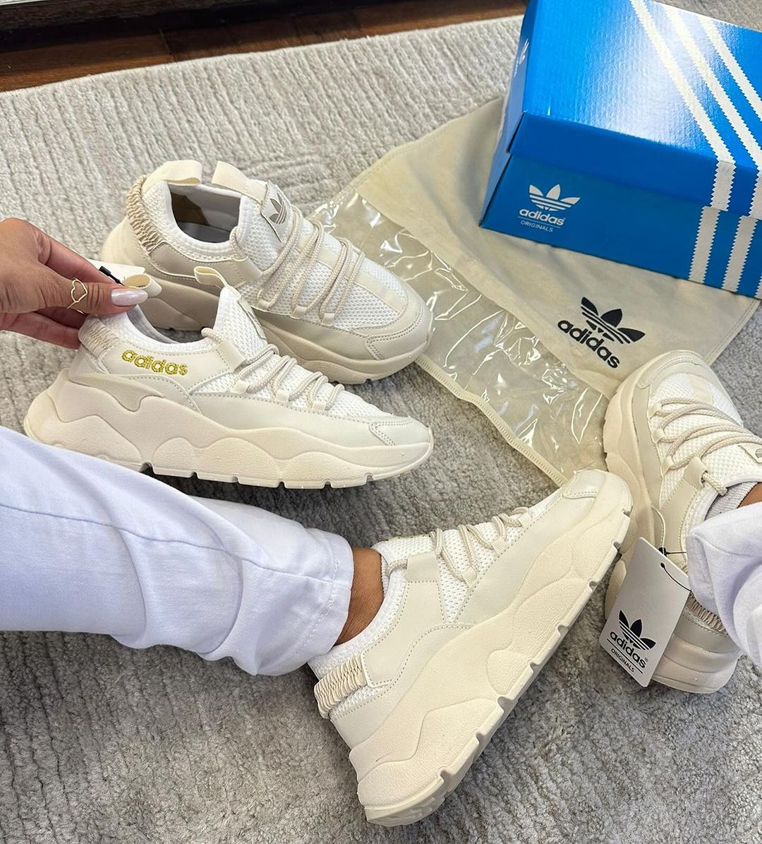Adidas CT303 Premium - Sofisticação e Performance Em Um Só Par!