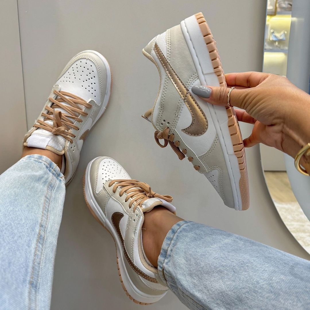 Nike Air Dunk Rose Gold Premium - Elegância Rara em Edição Limitada!