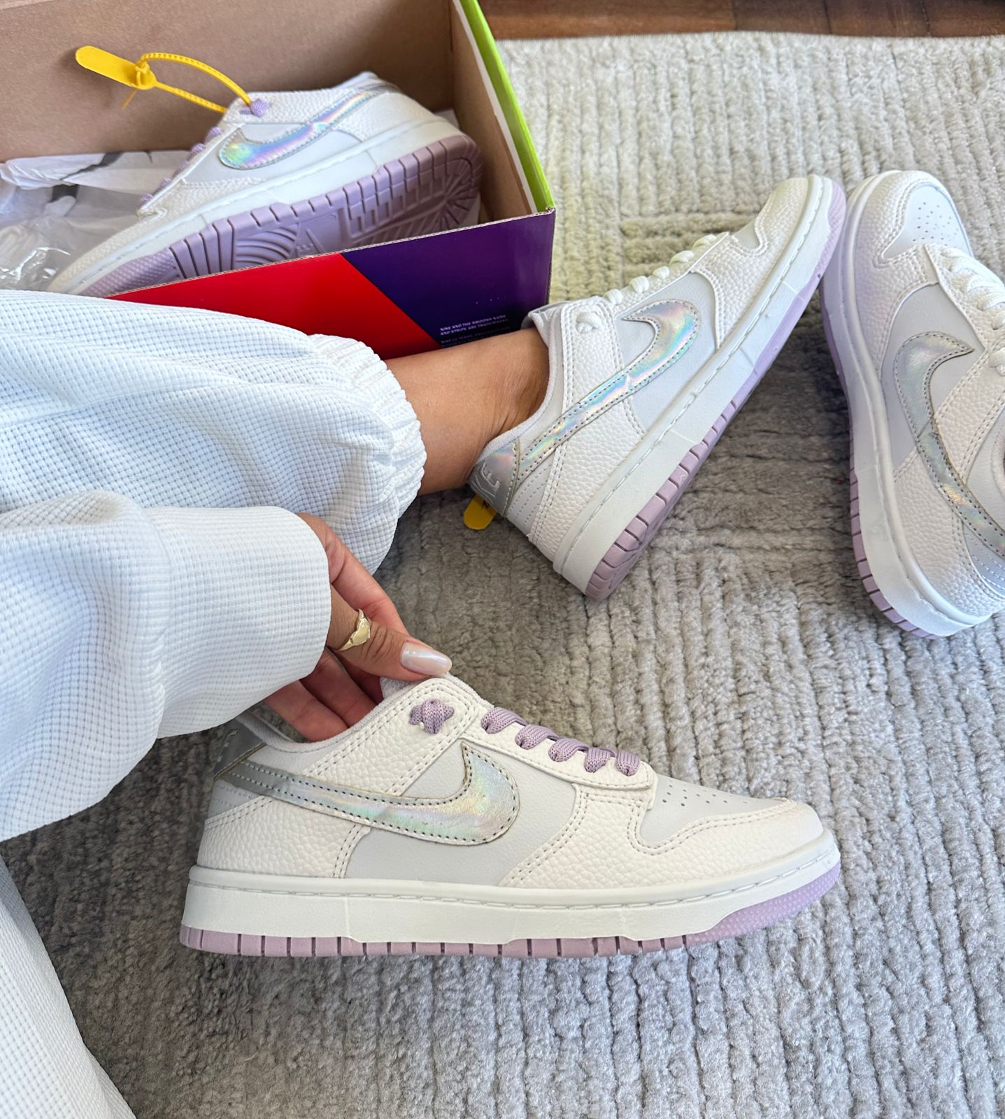 Nike Air Dunk Roxo Holográfico - Estilo Futurista e Conforto Imbatível!