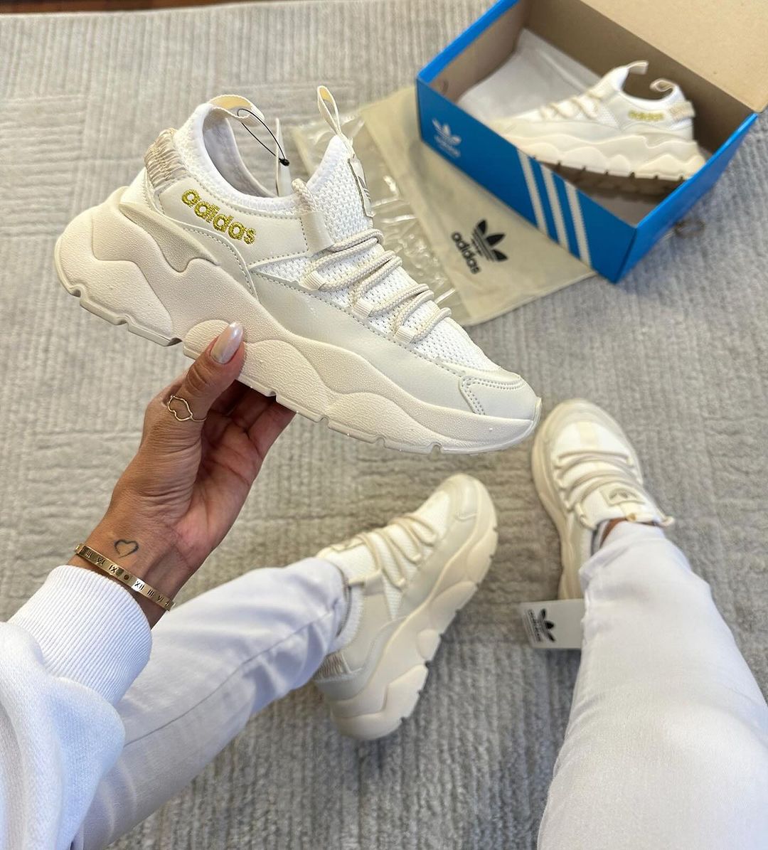 Adidas CT303 Premium - Sofisticação e Performance Em Um Só Par!