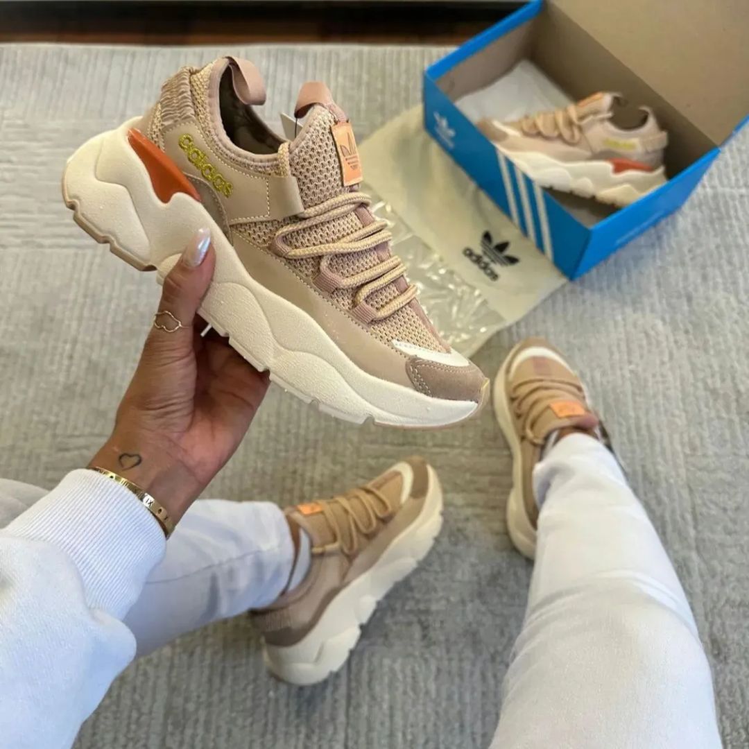 Adidas CT303 Premium - Sofisticação e Performance Em Um Só Par!