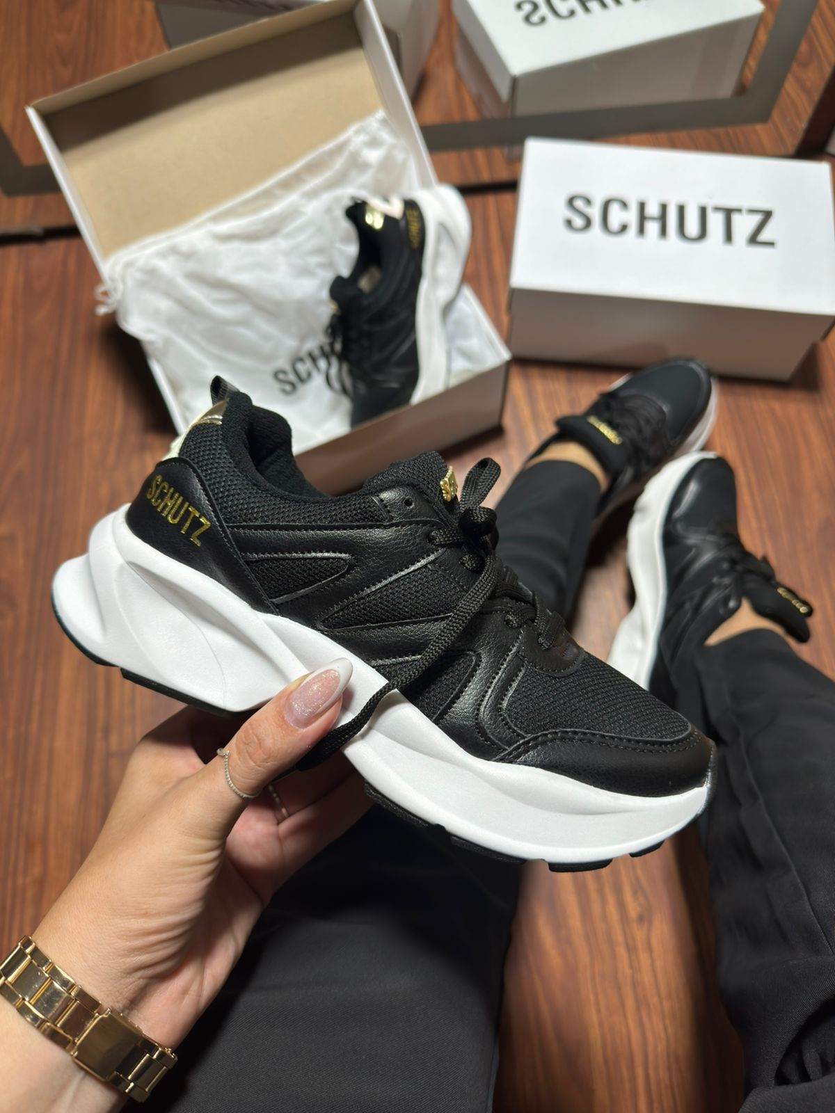 Schutz Fit Premium - Encaixe Perfeito Entre Conforto e Sofisticação!