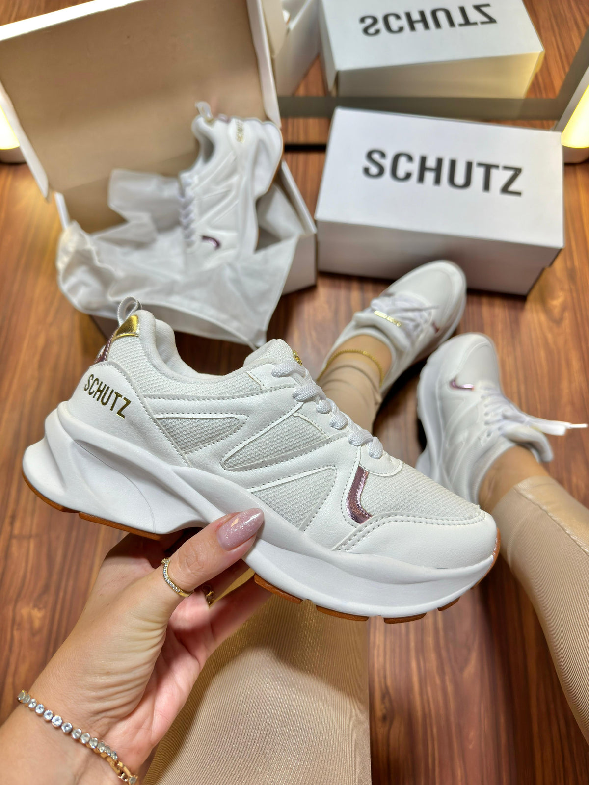 Schutz Fit Premium - Encaixe Perfeito Entre Conforto e Sofisticação!