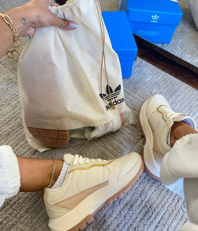 Adidas Femmy Premium - Charme e Leveza Para Seu Estilo Diário!