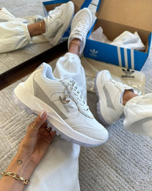 Adidas Femmy Premium - Charme e Leveza Para Seu Estilo Diário!