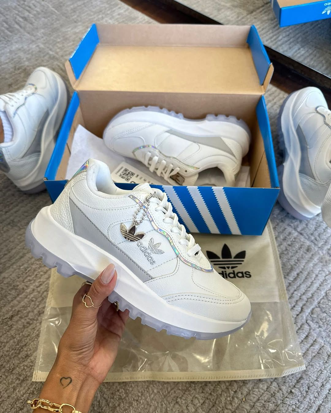 Adidas Femmy Premium - Charme e Leveza Para Seu Estilo Diário!