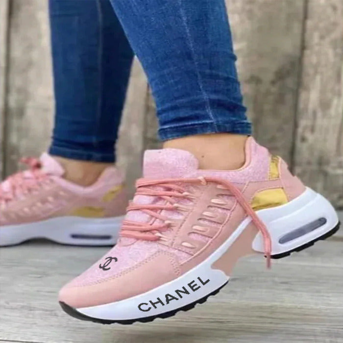 Chanel Comfort - Elegância e Alívio a Cada Caminhada!